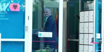 Vendimi i GJKKO për zbërthimin e celularëve hap “kutinë e Pandorës”, në “sitë” besnikët e Ballukut