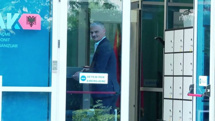 Vendimi i GJKKO për zbërthimin e celularëve hap “kutinë e Pandorës”, në “sitë” besnikët e Ballukut