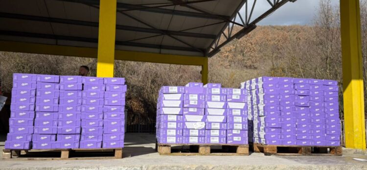 Bllokohen 1.5 ton çokollata të padeklaruara në Kapshticë