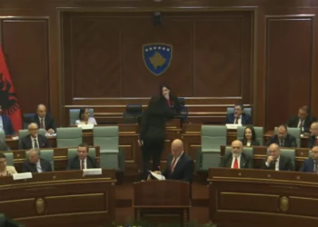 Kushtetuesja rrëzon dekretin e Osmanit për shpërndarjen e Parlamentit, rinis zgjedhja e Presidentit