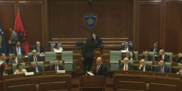 Kushtetuesja rrëzon dekretin e Osmanit për shpërndarjen e Parlamentit, rinis zgjedhja e Presidentit