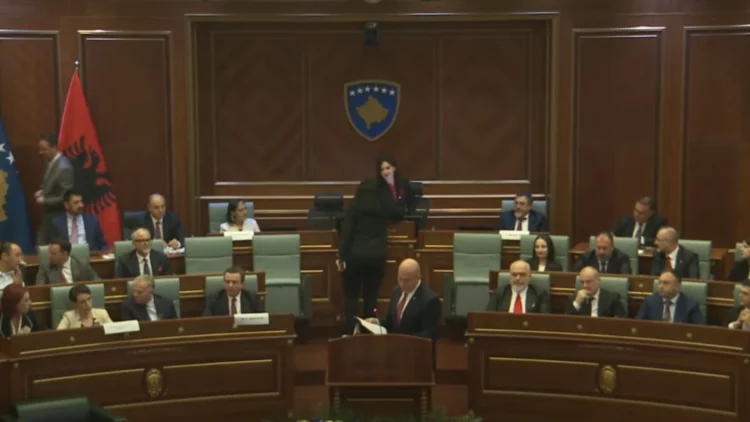 Kushtetuesja rrëzon dekretin e Osmanit për shpërndarjen e Parlamentit, rinis zgjedhja e Presidentit