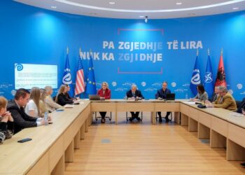 Sula: Arsimi në kolaps! Pedagogët largohen masivisht, degët e mësuesisë drejt zhdukjes