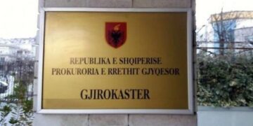 Kreu marrëdhënie seksuale me tre të mitur, gjykata lë pas hekurave 67-vjeçarin