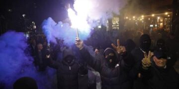 Protesta e opozitës/ 14 të arrestuar dhe 9 të tjerë nën hetim! Lirohen të miturit