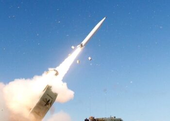 Irani sulmon me raketa bazën amerikane në Arabinë Saudite, plagosen 12 ushtarë