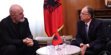 Presidenti Begaj dekreton shkarkimin e Belinda Ballukut dhe ndryshimet në kabinet