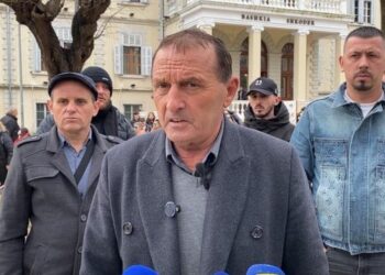 Banorët e Baks Rrjollit konflikt pas emisionit televiziv, pas debatit degradohet në dhunë