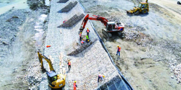 Fiket “Korridorit VIII”: Porti i ri i Durrësit mbetet në letër, rruga bllokohet në Librazhd