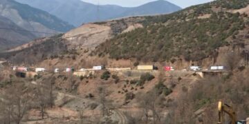 Merr fund bllokimi pas 11 ditësh! Rihapet qarkullimi për mjetet në Librazhd-Prrenjas