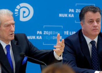 Dy drejtues të degëve në Krujë përplasen me Nokën në selinë e PD, ndërhyn Berisha