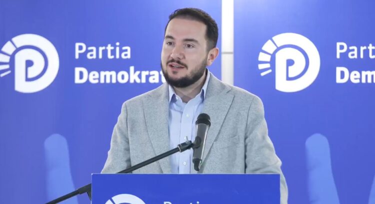 Ervin Salianji ironizon protestën: Premtuan rrëzim, bënë vetëm xhiro në Bulevard