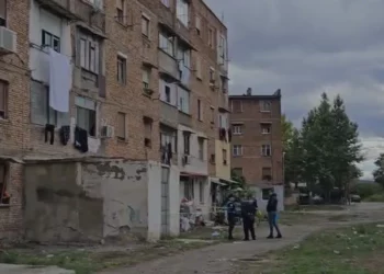 E rëndë në Korçë/ E mitura tenton t’i japë fund jetës për herë të tretë, shpëtohet nga fqinji