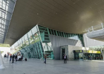 Tensione në Gjirin Persik, TIA ndalon përkohësisht fluturimet për Tel Aviv dhe Dubai, ‘TIA’ pezullon fluturimet drejt Tel Avivit dhe Dubait