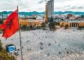Shqipëria në fund të renditjes europiane për lumturinë, shkak korrupsioni dhe “mungesa” e miqve