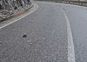 Nis shkatërrimi i shkëmbinjve në malin e Torovicës, prej 8 vitesh rrezikonin jetën e qytetarëve të zonës