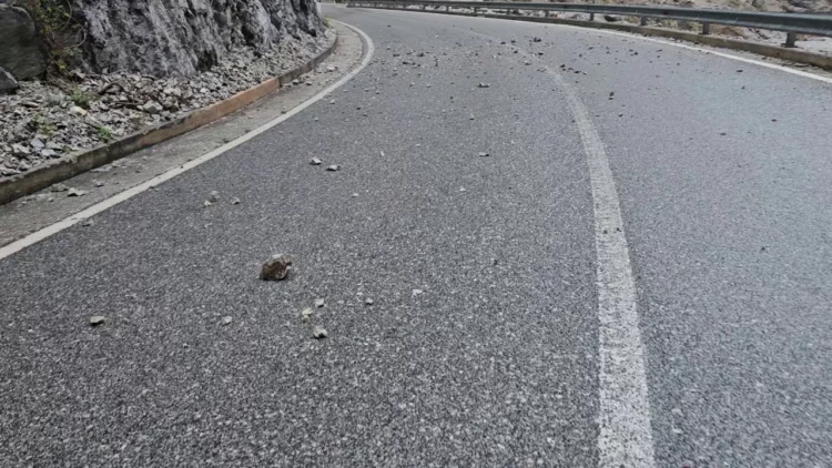 Nis shkatërrimi i shkëmbinjve në malin e Torovicës, prej 8 vitesh rrezikonin jetën e qytetarëve të zonës