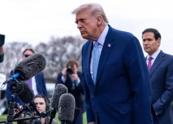 “Ngushtica e Hormuzit do të hapet shumë shpejt”, Trump: Dua që ta kontrollojmë bashkë me Iranin, unë dhe Ajatollahu