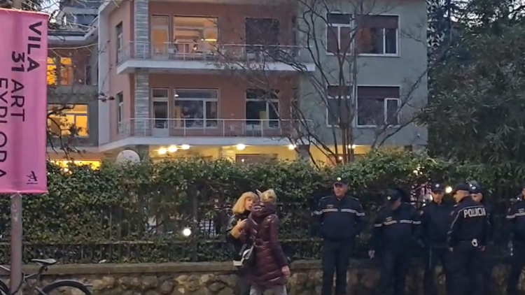 Qeveri teknike dhe dorëheqje e Ramës! Nis me molotov protesta e PD