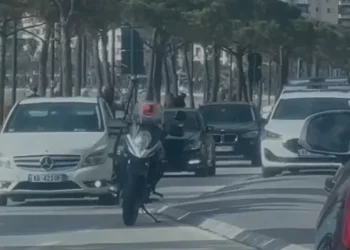 Vlorë/ Tre persona e bëjnë për spital pronarin e një lokali në Lungomare