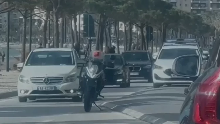 Vlorë/ Tre persona e bëjnë për spital pronarin e një lokali në Lungomare