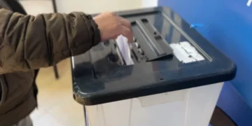 Zgjedhjet/ Garë mes ish-deputetes dhe anëtarit të kryesisë për kryetarin e degës së PD në Vlorë