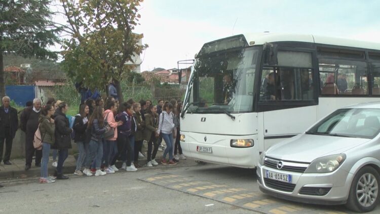 Ngjarje tragjike në Durrës, nxënësi 17-vjeçar humb jetën në shkollë