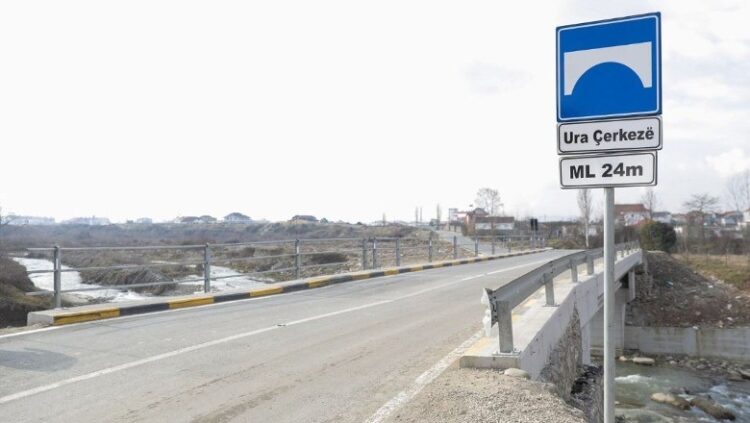 Aksident i rëndë në Tiranë/ Nga përplasja e dy automjeteve humb jetën një nga drejtuesit