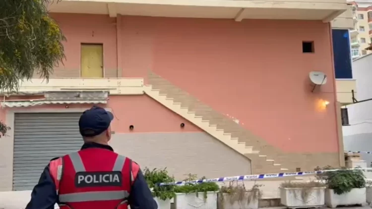 Dhimbje në Vlorë, fëmija 2-vjeçar ndërron jetë pas rënies nga kati i katërt