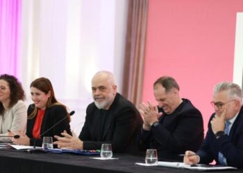 Rama, mbledhje në Dajt për zgjedhjet e 2027-s, premton “derën e Europës të hapur plotësisht”,