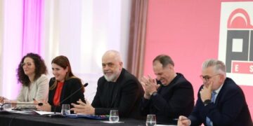 Rama, mbledhje në Dajt për zgjedhjet e 2027-s, premton “derën e Europës të hapur plotësisht”,