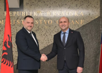 Bashkëpunim në industrinë e mbrojtjes, takohen dy ministrat e Shqipërisë dhe Kroacisë