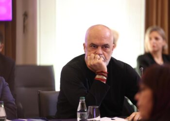 Mbledhja e Grupit të PS paska diskutuar “negociatat me BE”! Kryeministri Rama njofton në FB