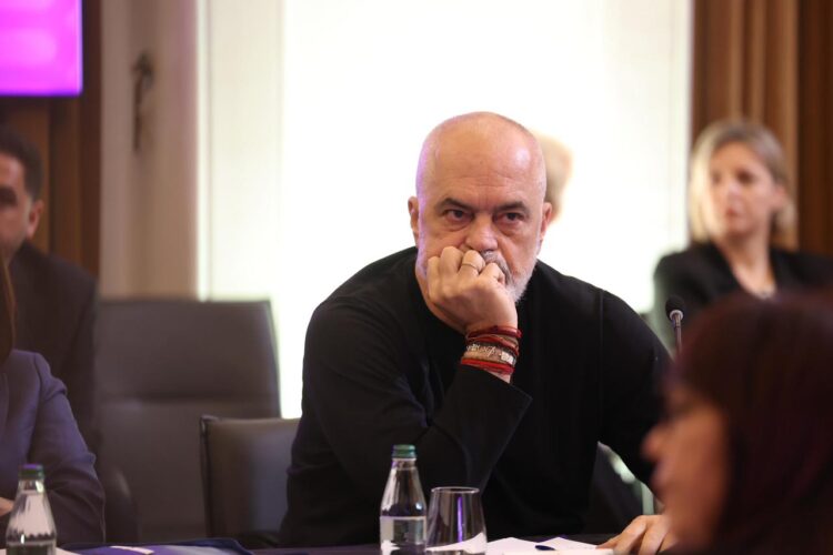 Mbledhja e Grupit të PS paska diskutuar “negociatat me BE”! Kryeministri Rama njofton në FB