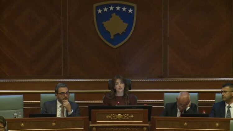 Zgjedhja e presidentit/ Opozita bojkoton, Haxhiu shtyn sërish seancën e Kuvendit në orën 23.00