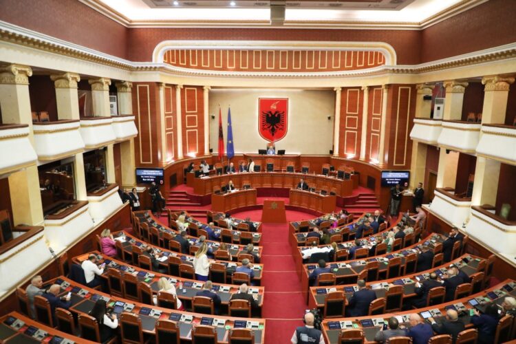 Kuvendi/ Sot interpelance me ministrin për emërimin e Hitës, thirret edhe Rama për AKEP-in