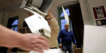 Numërohen një e katërta e kutive të votimit në Hungari, ja si duket fitorja e opozitës