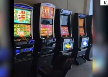 Zbulohet lokali për lojëra fati në Kavajë, shpallen në kërkim dy të rinj