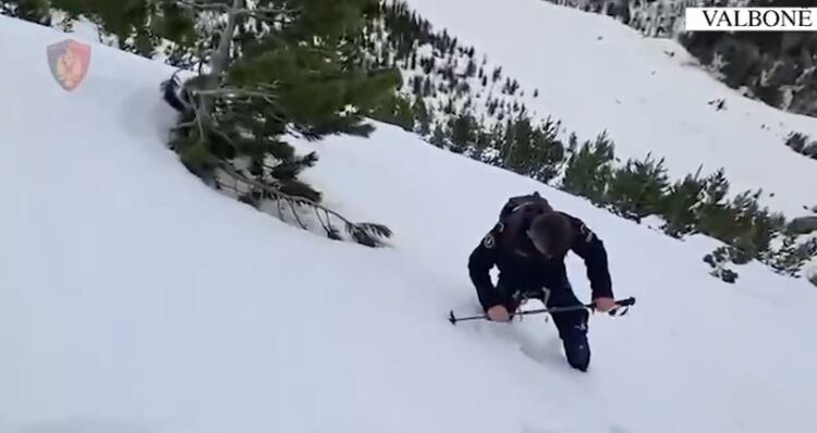 Bllokohen në Qafën e Valbonës, shpëtohen në kohë dy turistët belgë