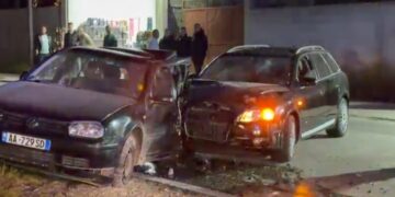 U përplas pasi nuk i ndaloi Policisë në Fier, plagoset drejtuesi i mjetit!