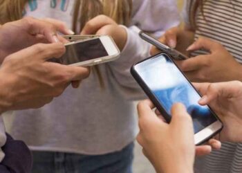 Kujdes me mesazhet në telefonat tuaj për pako postare, Policia: Janë mashtrime