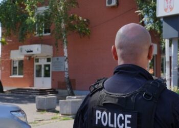 Policia aksion në Veri të Kosovës/ Arrestohen punonjësit e Postës së Serbisë, shpërndanë zarfat e gjykatave serbe