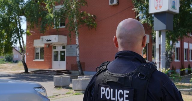 Policia aksion në Veri të Kosovës/ Arrestohen punonjësit e Postës së Serbisë, shpërndanë zarfat e gjykatave serbe