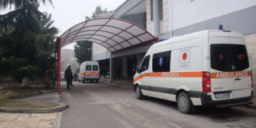 U ankua se i pikonte tavani, policia bën zbulimin e papritur në shtëpinë e fqinjës