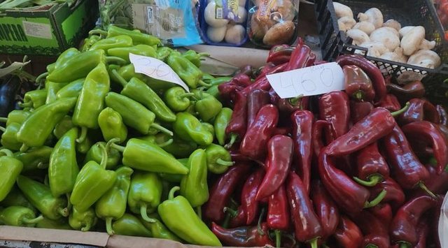 Rritje historike e çmimeve të perimeve në Tiranë, domatet dhe kastravecat +20% brenda ditës