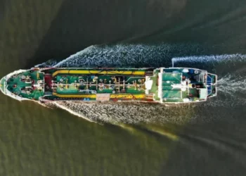 Pas sulmeve në Liban, Irani bllokon sërish Ngushticën e Hormuzit