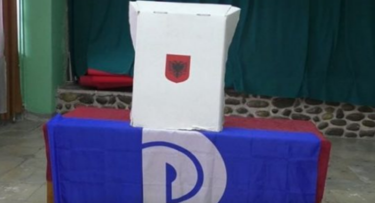 Gara në degët e PD-së në Maliq dhe Kolonjë, rizgjidhen kryetarët aktualë