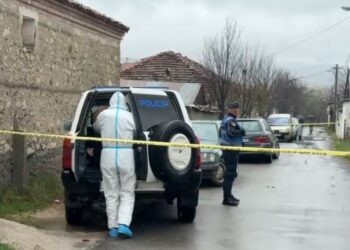 Vdekje e dyshimtë në Korçë, burri me dëmtime në kokë – aksident apo krim?