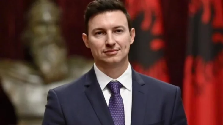 Protesta e studentëve për shqipen në RMV, ambasadori: Institucionet t’u përgjigjen kërkesave të tyre