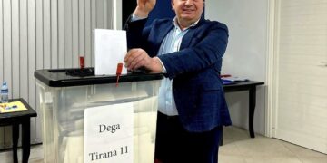 Shkëlzen Mustafa zgjidhet përsëri kryetar i PD-së, dega 11, Laprakë